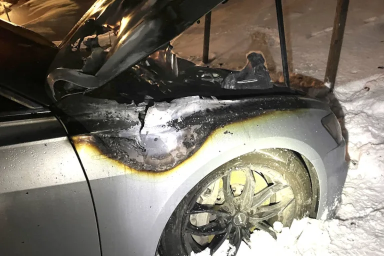 Pontresina GR – Auto gerät in Brand