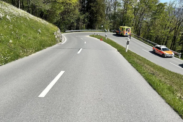 Altstätten SG - Motorradfahrerin gestürzt und verletzt 