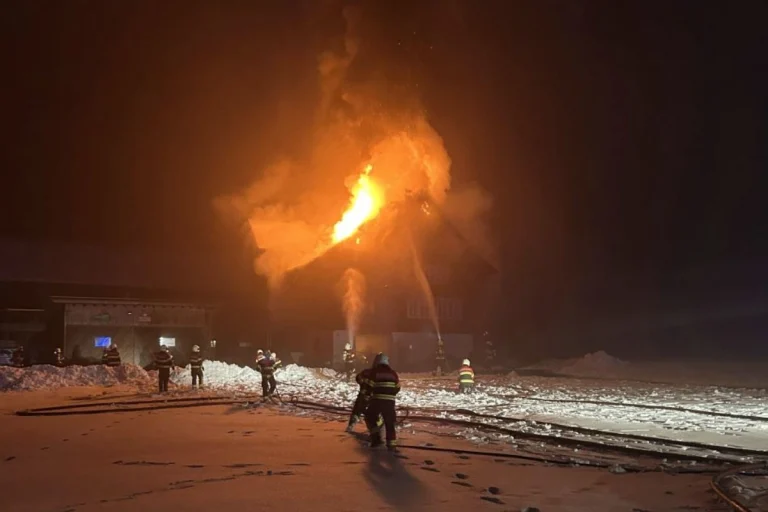 Unteriberg SZ - Haus durch Brand komplett zerstört