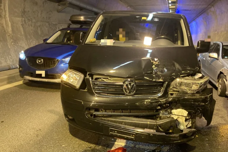 Filzbach GL - Verkehrsunfall auf der Autobahn A3