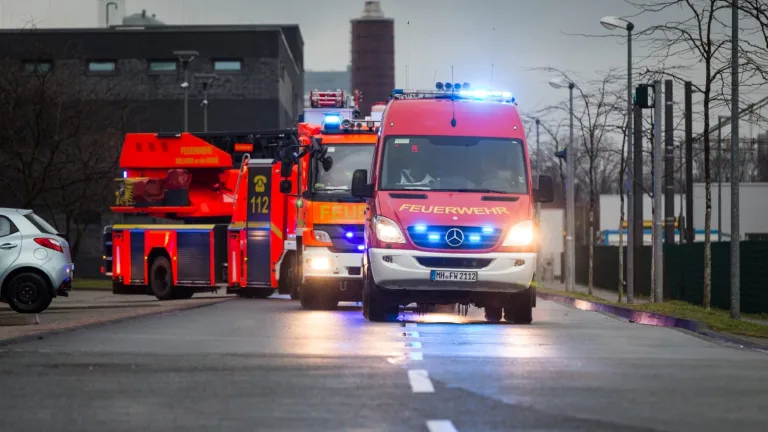 Mülheim an der Ruhr NRW – Betrunkener Mann aus der Ruhr gerettet