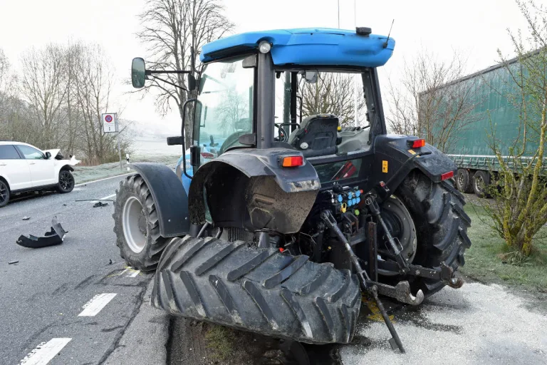 Beromünster LU – Kollision zwischen Auto und Traktor