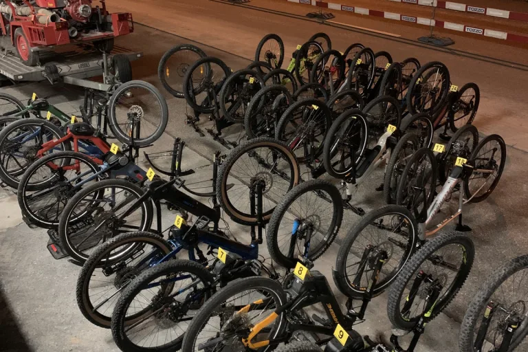 Basel - Gestohlene E-Bikes bei Kontrolle gefunden 