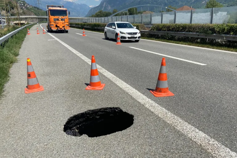 A9 Sierre-Ouest - Sion-Est – Start der Reparaturarbeiten nach Fahrbahneinsturz