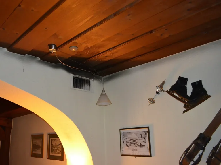 Zuoz GR – Brand in Lüftungsschacht eines Restaurants
