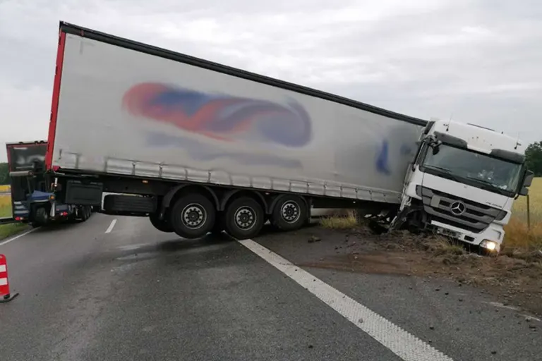 Stuhr - Vollsperrung nach Unfall!