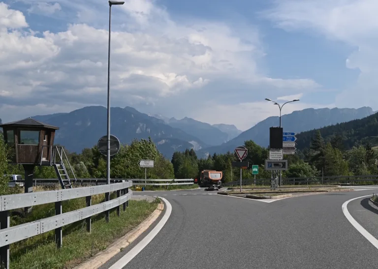 Rothenbrunnen GR – Motorradfahrer stirbt bei Unfall auf der A13