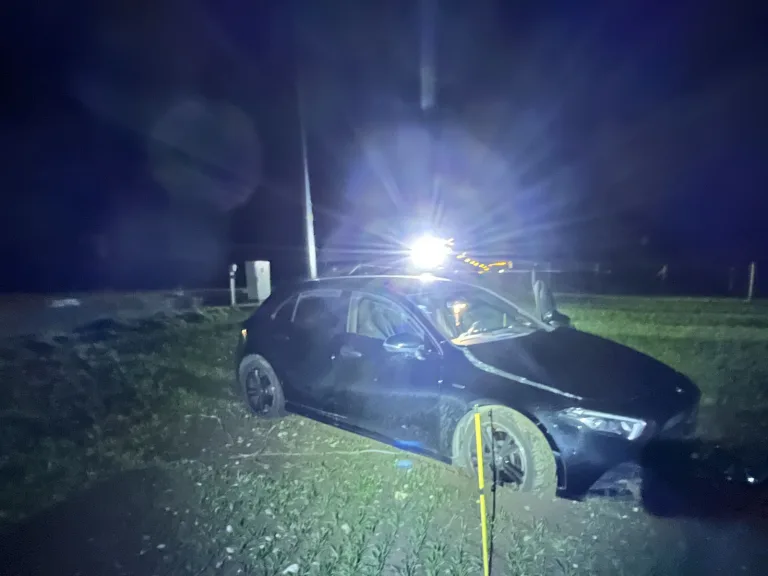 Unfall in Hohenrain (Baldegg) LU - Autofahrerin landet im Ackerfeld