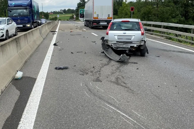 Baar ZG - Blockierte Autobahneinfahrt 