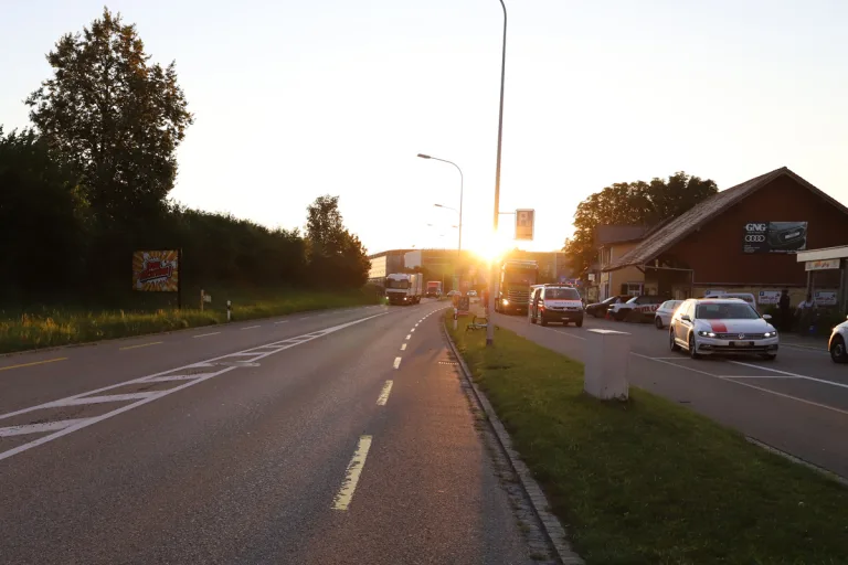 St.Gallen - Fahrer erfasst Velofahrer und flüchtet