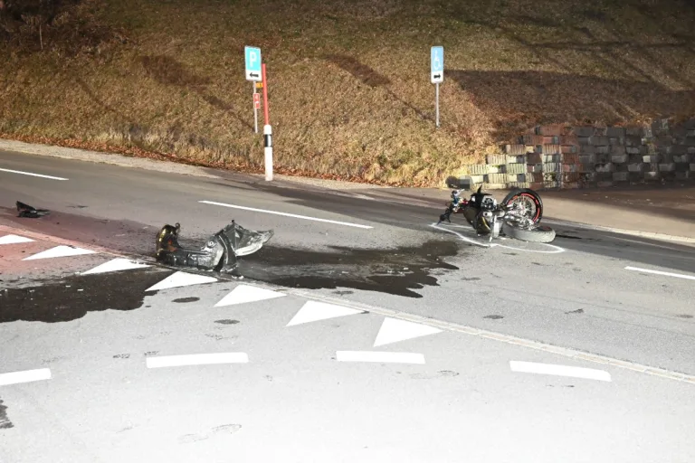 Regaeinsatz in Mühlrüti SG - Der Motorradfahrer verletzte sich beim Unfall gestern
