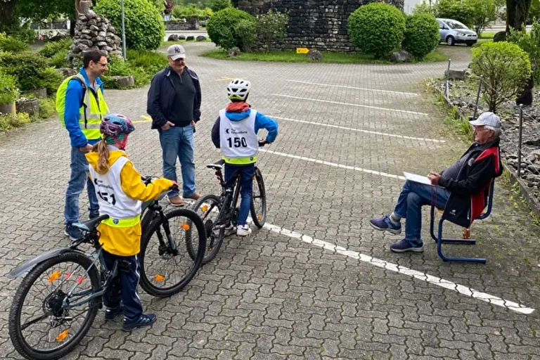 Veloprüfung im Kanton Uri - Diese Schüler haben bestanden