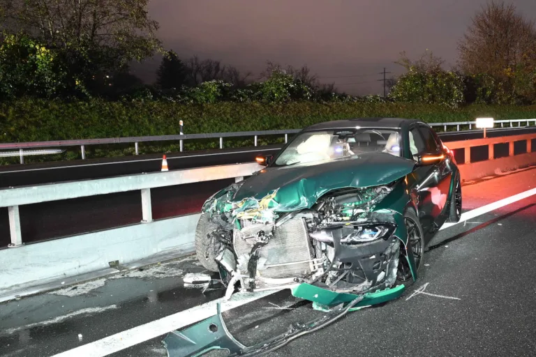 A14 Root LU – Hoher Sachschaden nach Selbstunfall auf Autobahn