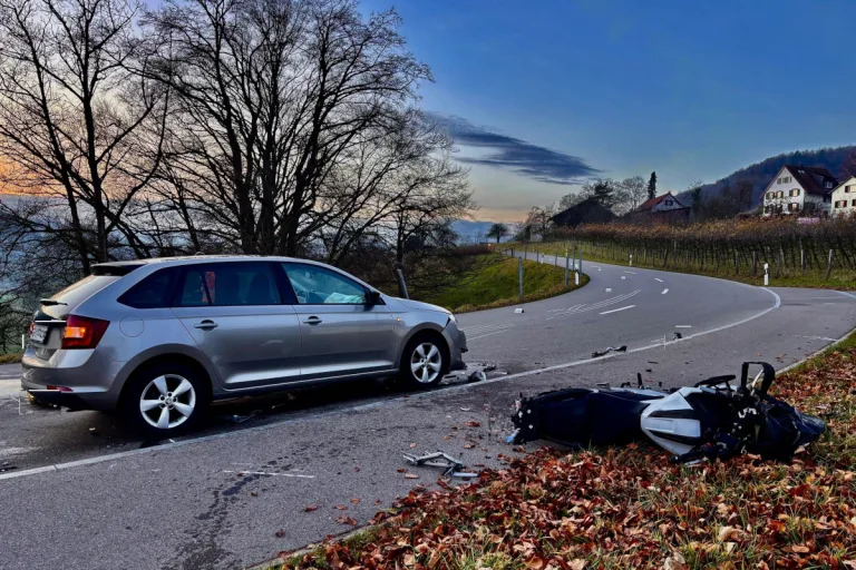 Tödlicher Unfall eines Töfffahrers in Dättlikon