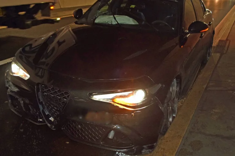 Luzern - Alfa Giulia verunfallt auf der Autobahn A2