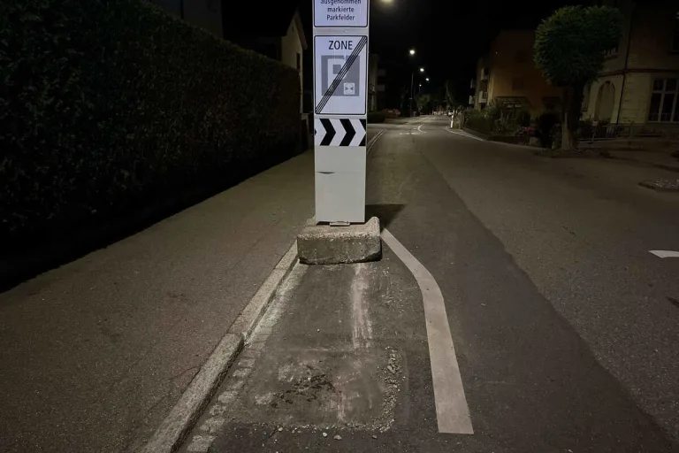 Wil SG - Fahrunfähig gegen eine Beton-Signalisation geprallt und nach Hause gefahren 