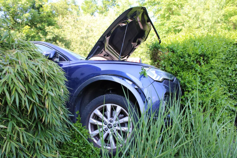 Jülich – Fahrer verursacht Unfall und verletzt Fußgängerin schwer