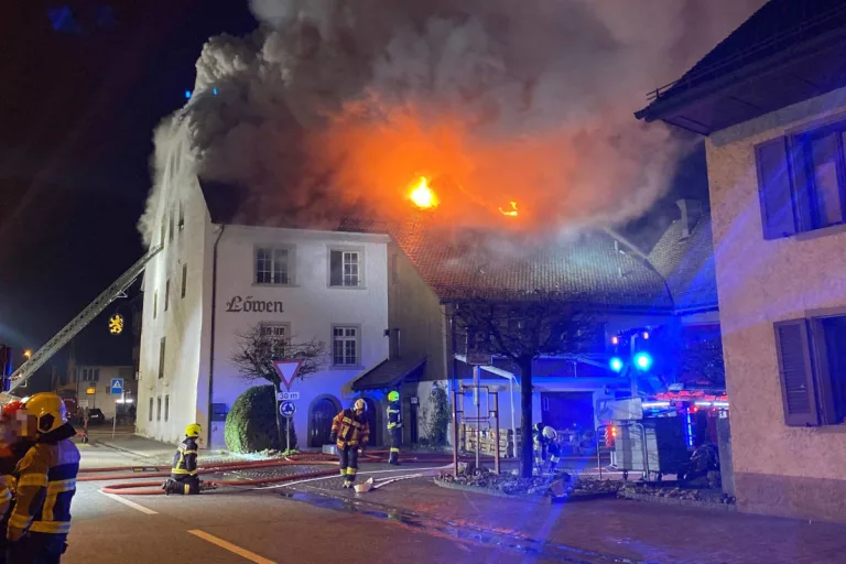 Erlinsbach SO – Unter Denkmalschutz stehendes Gebäude wird durch Brand stark beschädigt