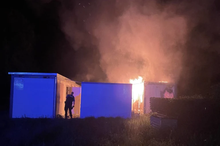 Landquart GR – Brand zerstört Wohncontainer