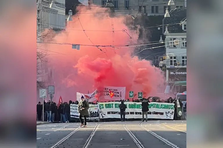 Stadt Basel – Gewaltbereiter Demonstrationszug zieht durch die Stadt 