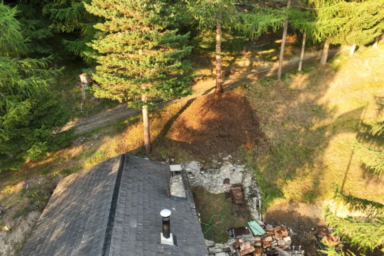Böschungsbrand in Almens GR – Löschhelikopter im Einsatz
