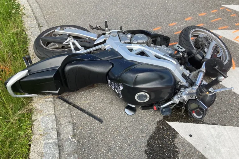 Motorradfahrer nach Unfall in Münchwilen TG verletzt