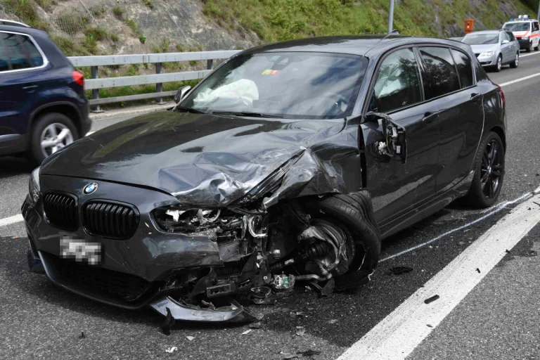A15 Wagen SG – Streifkollision mit anschliessender Frontalkollision