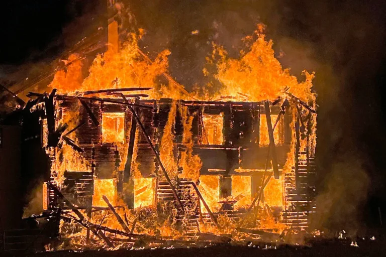 Stadt Luzern – Altes Bauernhaus bei Brand vollständig zerstört