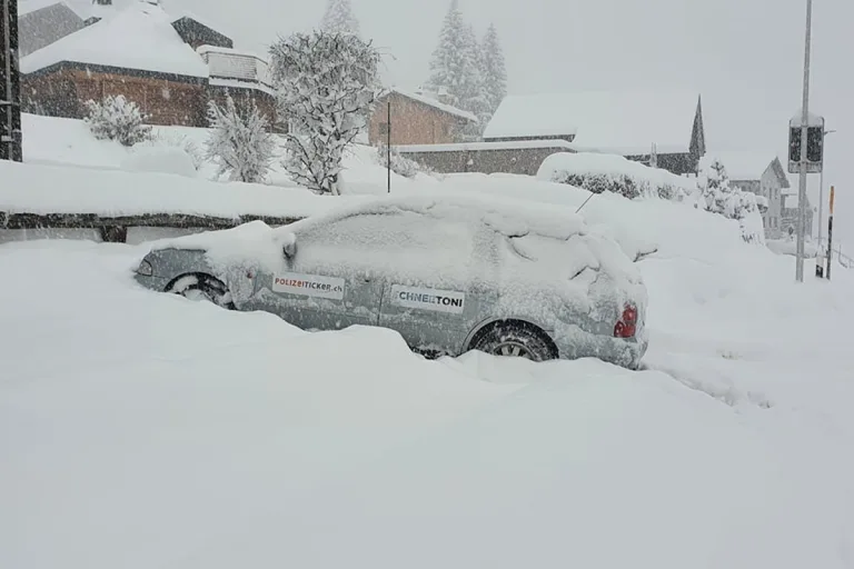 Der Winter naht -  SchneeToni auch weiterhin für den polizeiticker unterwegs