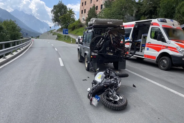 Sent/Ardez GR – Auffahr- und Überholunfall auf der H27