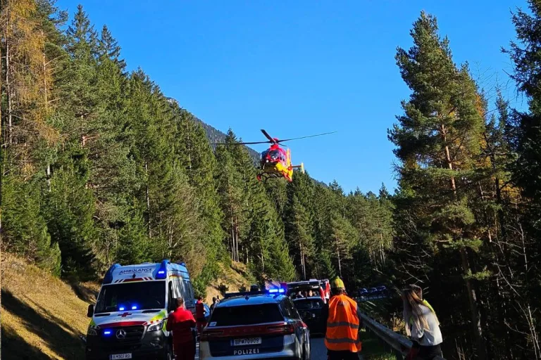 Eben am Achensee T – Motorradfahrer bei Unfall verletzt