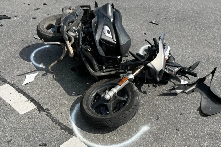 Eichberg SG - Unfall zwischen Auto und Motorrad