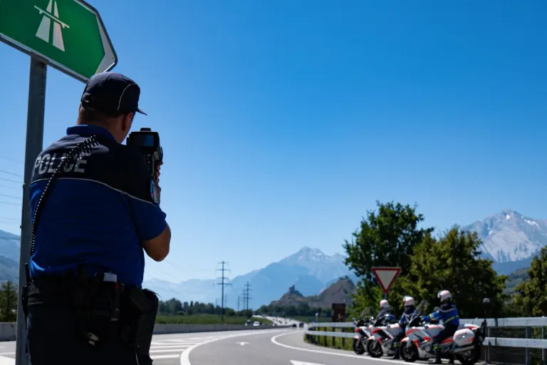 St-Pierre-de-Clages VS - Raser mit 209 km/h auf A9 erwischt