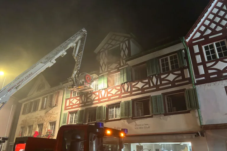 Steckborn TG – Drei Verletzte bei Brand in Mehrfamilienhaus