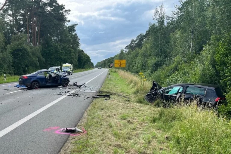 Petershagen - Zwei Todesopfer bei Verkehrsunfall auf der L770 
