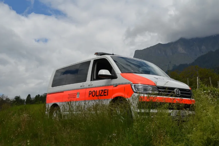 Drama in Pontresina GR - Frau will abgestürzten Hund retten und stürzt auch ab - beide tot!