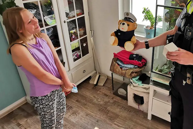 Köln - Elfjährige Mädchen rettet Kleinkind vor dem Ertrinken