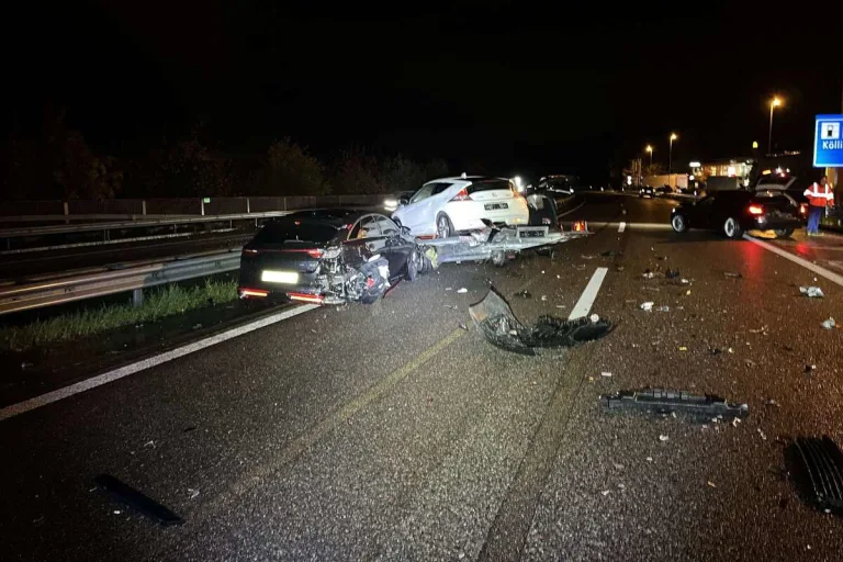 Kölliken/A1 AG - 100'000 Franken Sachschaden und Verkehrsbehinderungen nach Unfall mit Folgeunfall 