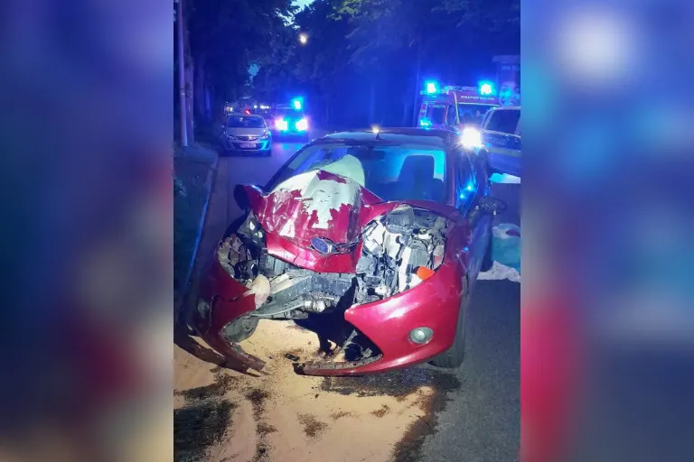 Bremerhaven – Schwerer Verkehrsunfall in Wulsdorf mit einer verletzten Person.