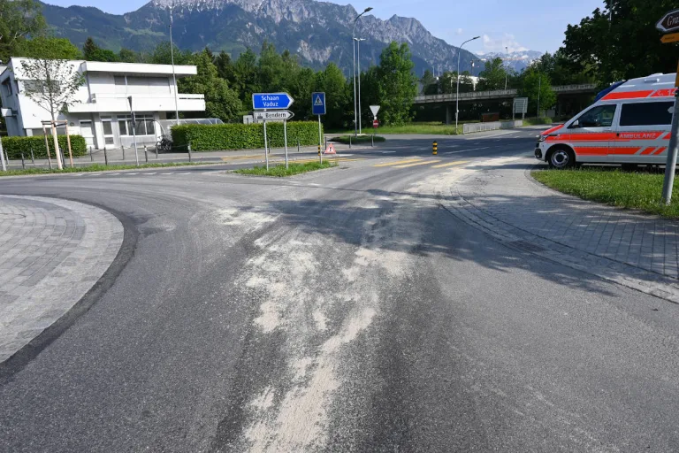 Bendern – Mit Motorrad auf Ölspur ins Schleudern geraten