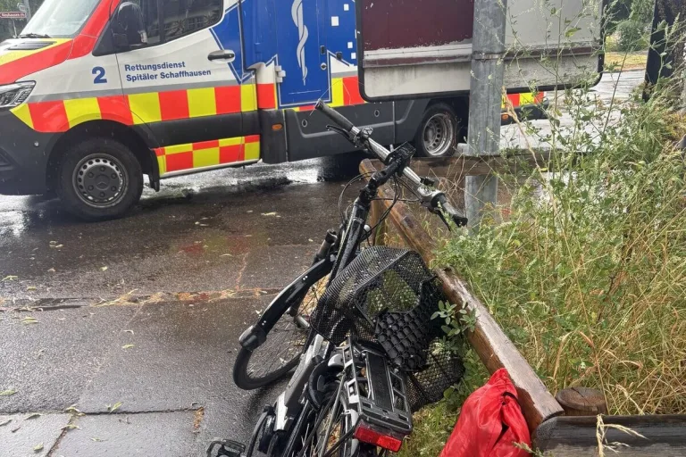 Stadt Schaffhausen – Unfall zwischen E-Bike und Auto