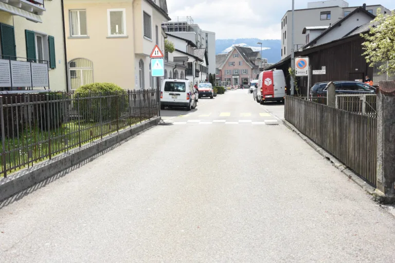 Rapperswil-Jona SG – Kind mit Kickboard angefahren