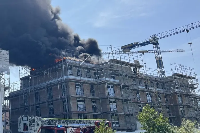 Frick AG - Brand auf einer Baustelle - zwei Personen mit Rauchgasvergiftung im Spital