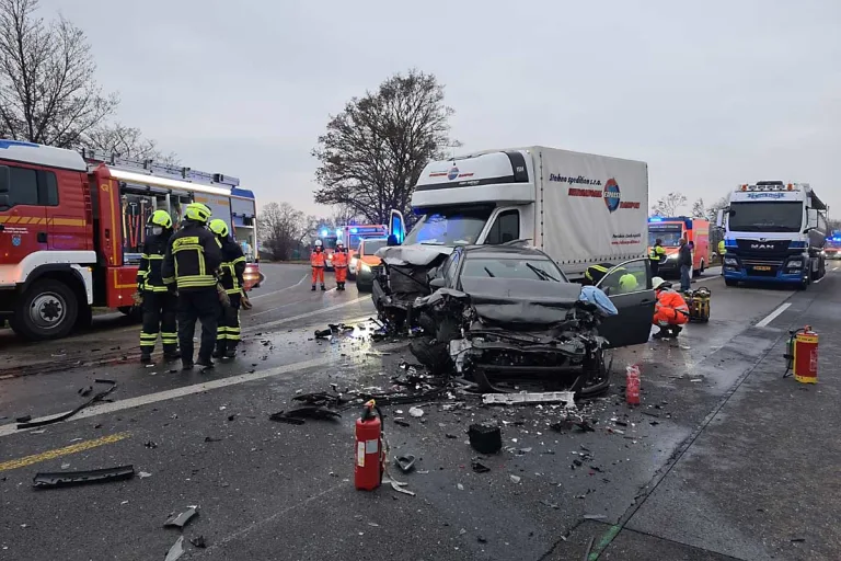 Sankt Augustin - Schwerer Unfall führt zu Vollsperrung und längerem Stau