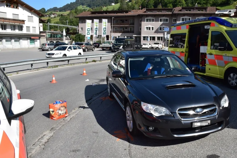 Küblis GR - Fussgängerin von Auto erfasst und schwer verletzt 