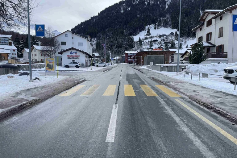 Churwalden GR – Mit Kind auf Fussgängerstreifen kollidiert