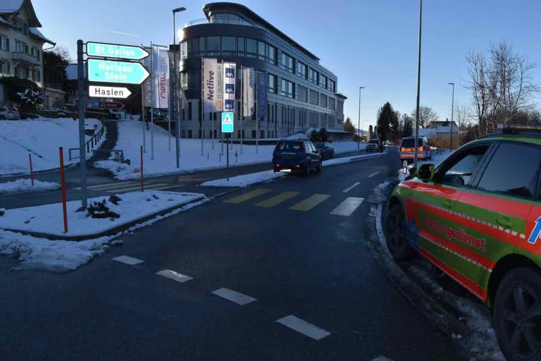 Teufen AR – Kollision zwischen Auto und Fussgängerin