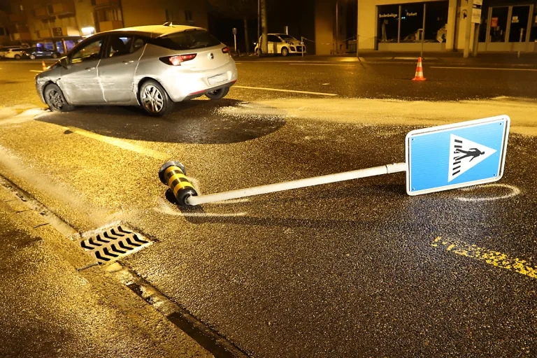 St. Gallen - Unkontrollierte Fahrweise auf A1 endet mit Unfall!