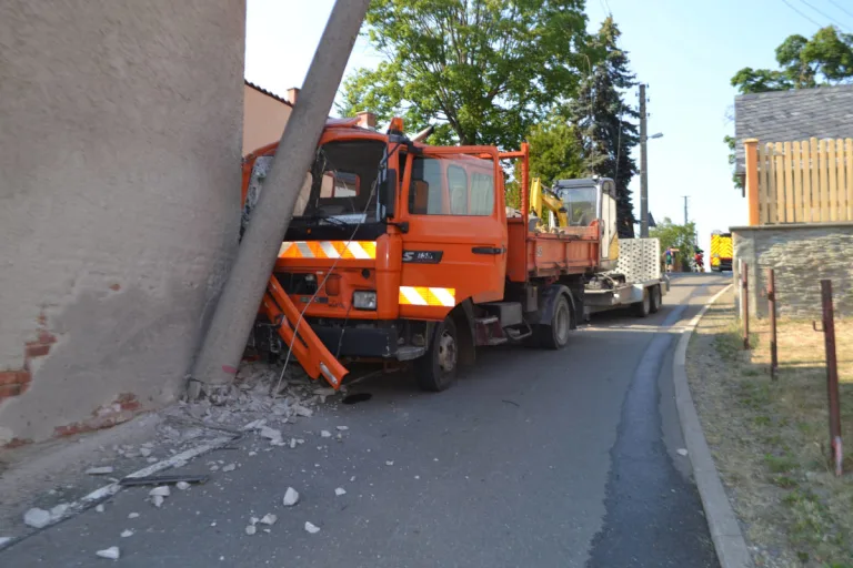 Langenwetzendorf – Unfall wegen technischer Mängel, Fahrzeugzustand macht fassungslos!