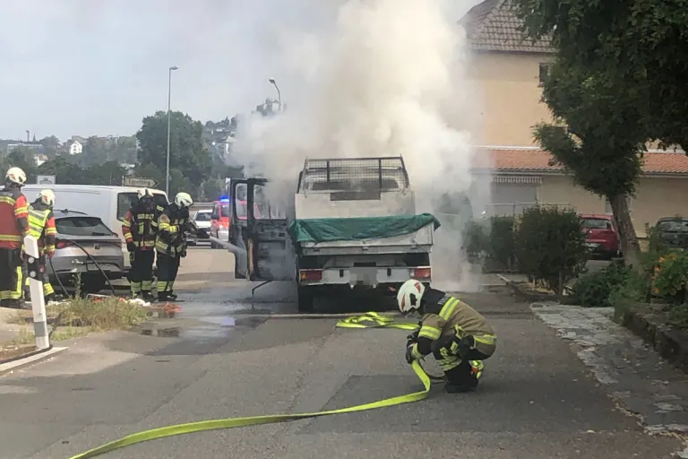 Wöschnau SO – Lieferwagen brennt vollständig aus
